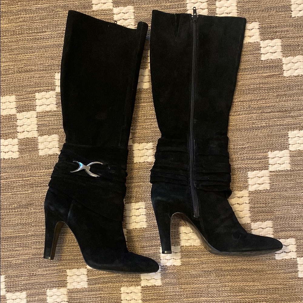EUC worn twice Elegant Black Knee-High Women's Boots